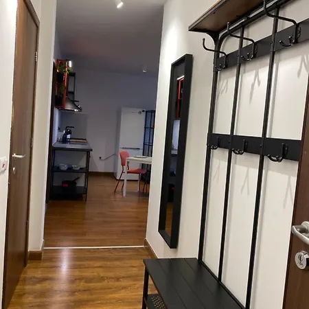 Cozy Red Bulldog Place In Apart-complex/pool 아파트 *