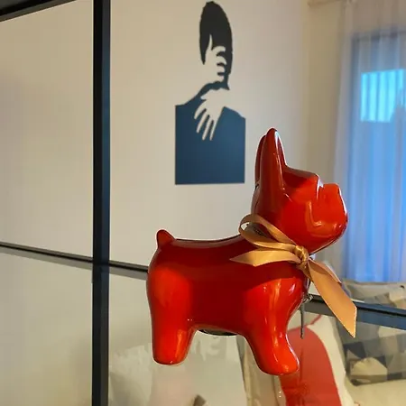 Cozy Red Bulldog Place In Apart-complex/pool 아파트 *